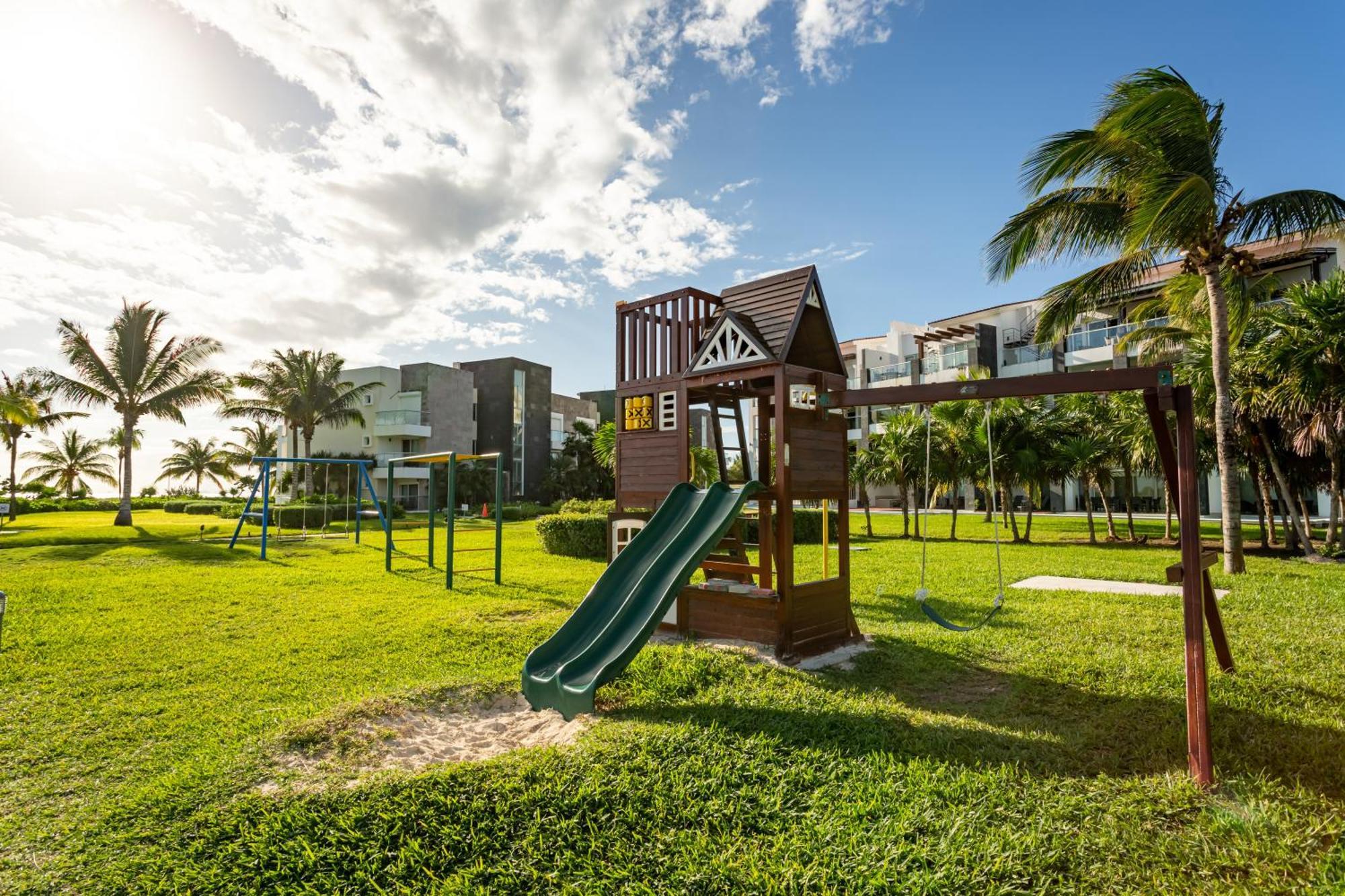 Casa Mares Ocean Front Penthouse *
